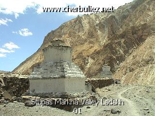 légende: Stupas Markha Valley Ladakh 01
qualityCode=raw
sizeCode=half

Données de l'image originale:
Taille originale: 183231 bytes
Temps d'exposition: 1/215 s
Diaph: f/400/100
Heure de prise de vue: 2002:06:26 12:07:33
Flash: non
Focale: 42/10 mm

